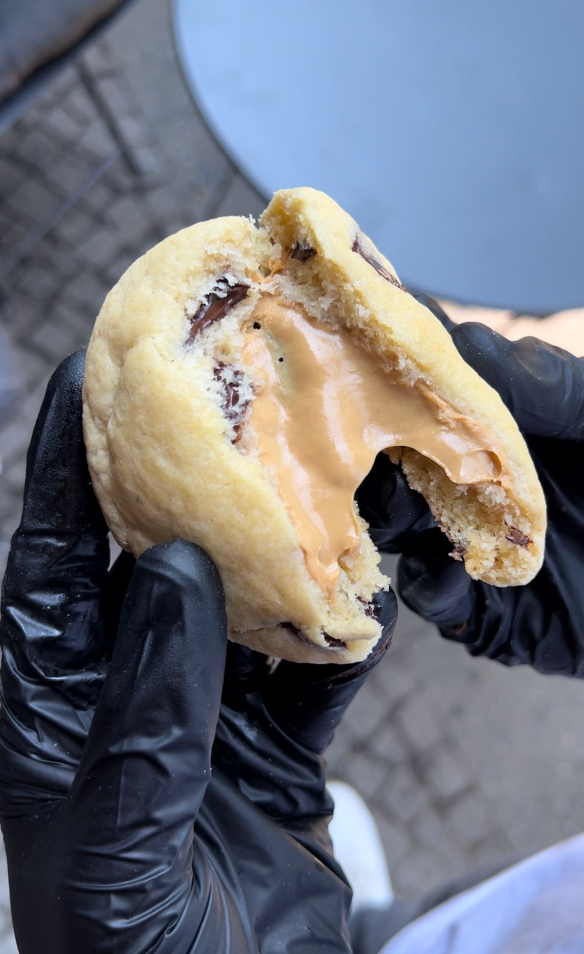 VEGAN PEANUT BUTTER CHOCOLATE CHIP COOKIE